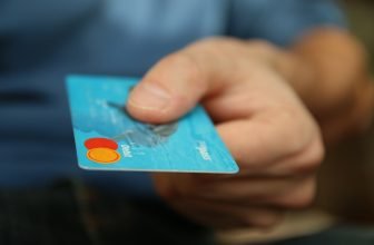 Guide to Getting and Using Your First Kredittkort
