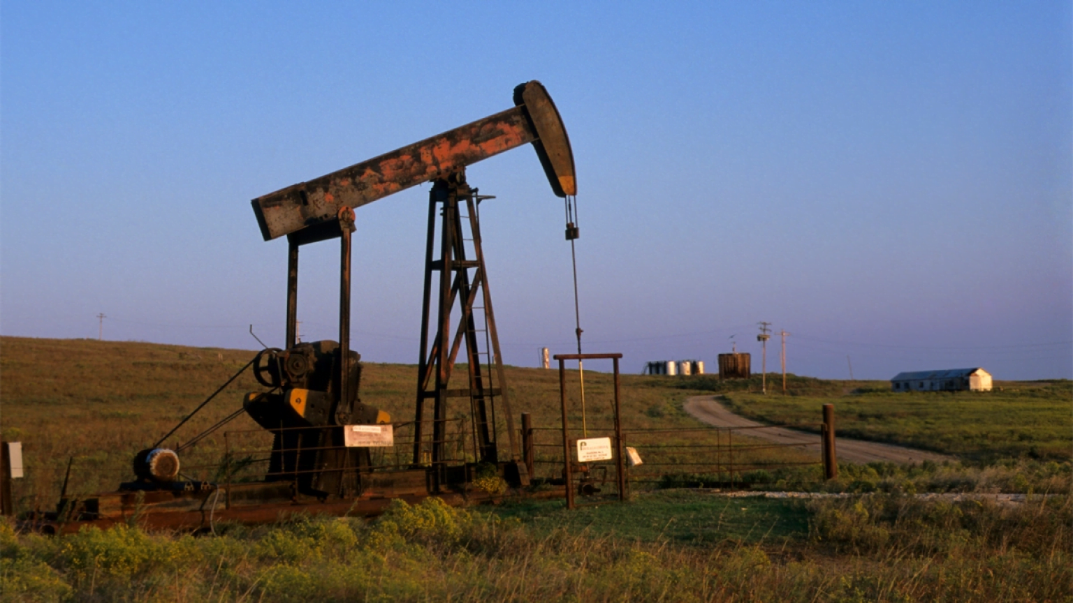 Benefits of Investing in Oil Wells